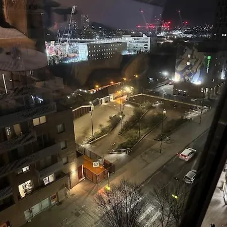 Entire Flat In Ealing Apartment London Exterior photo