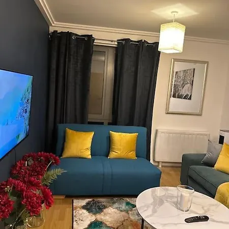 Entire Flat In Ealing Apartment London Exterior photo