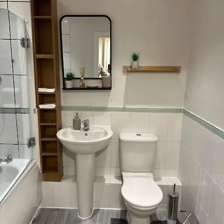 Entire Flat In Ealing Apartment London Exterior photo