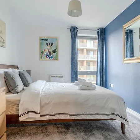 Entire Flat In Ealing Apartment London Exterior photo